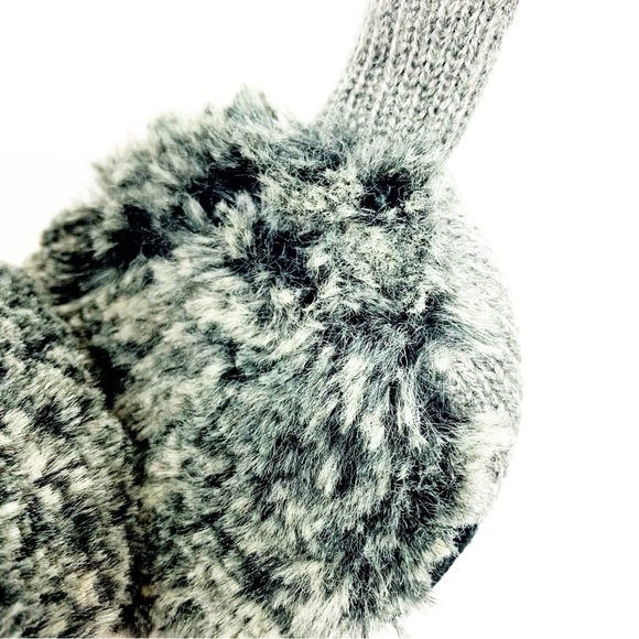 Touchscreen Grey Fleece Lined Gloves | Earmuff Audio Headphones Cords Included - Picture 8 of 15